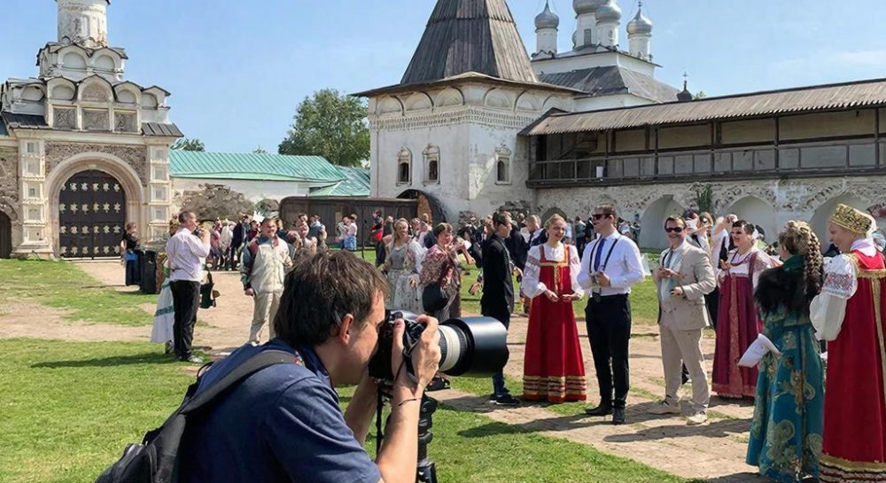 В фиолетовом плену: Мастерство и магия профессиональной фотосъемки в полях Lavradar