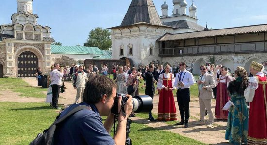 В фиолетовом плену: Мастерство и магия профессиональной фотосъемки в полях Lavradar